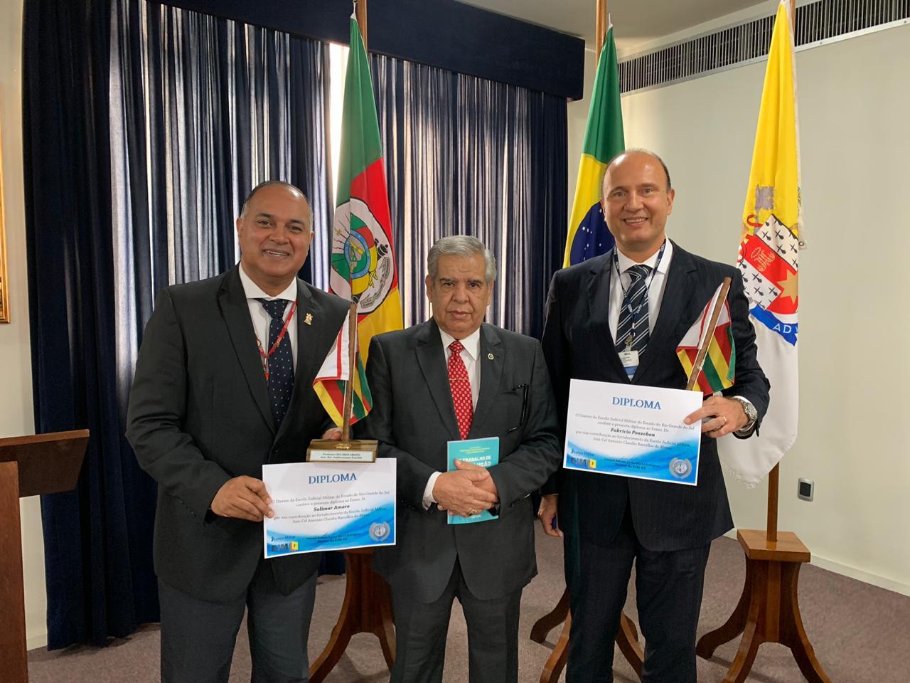 Prof. Solimar Amaro, Des. Mil. Maciel e Prof. Pozzebon